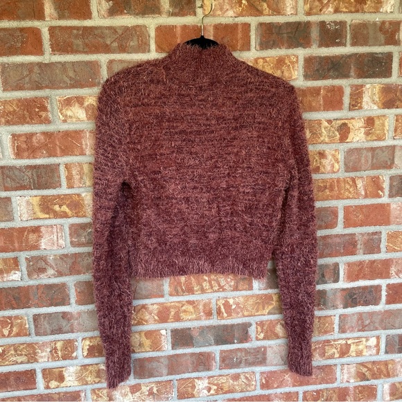 Express fuzzy crop top sweater - Picture 5 of 5